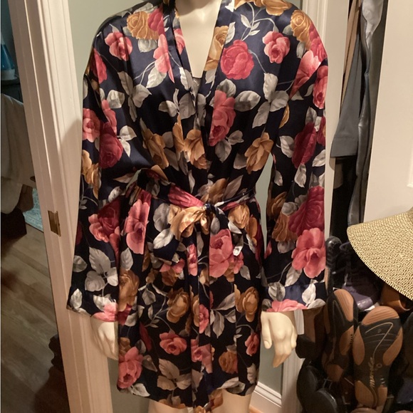 Victoria Secret Robe - Picture 7 of 15